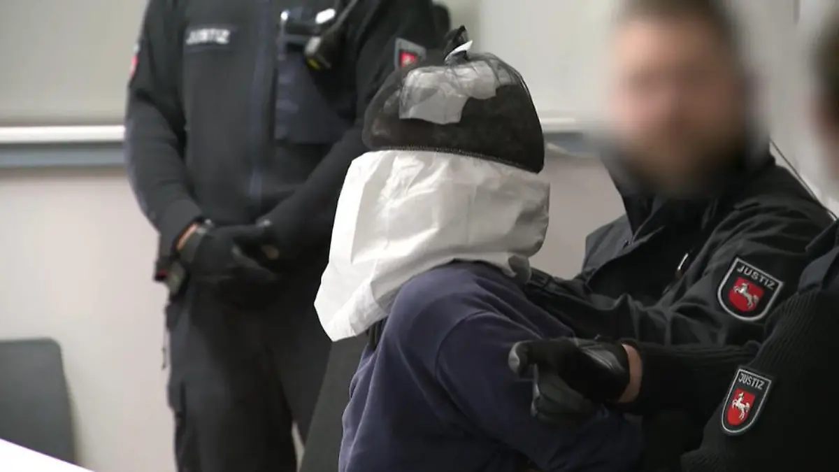 Mein Vater Hat Mich Vergewaltigt Und Es Hat Mir Gefallen Pelicot-Tochter Caroline Darian rechnet mit Vater ab! „Ich bin