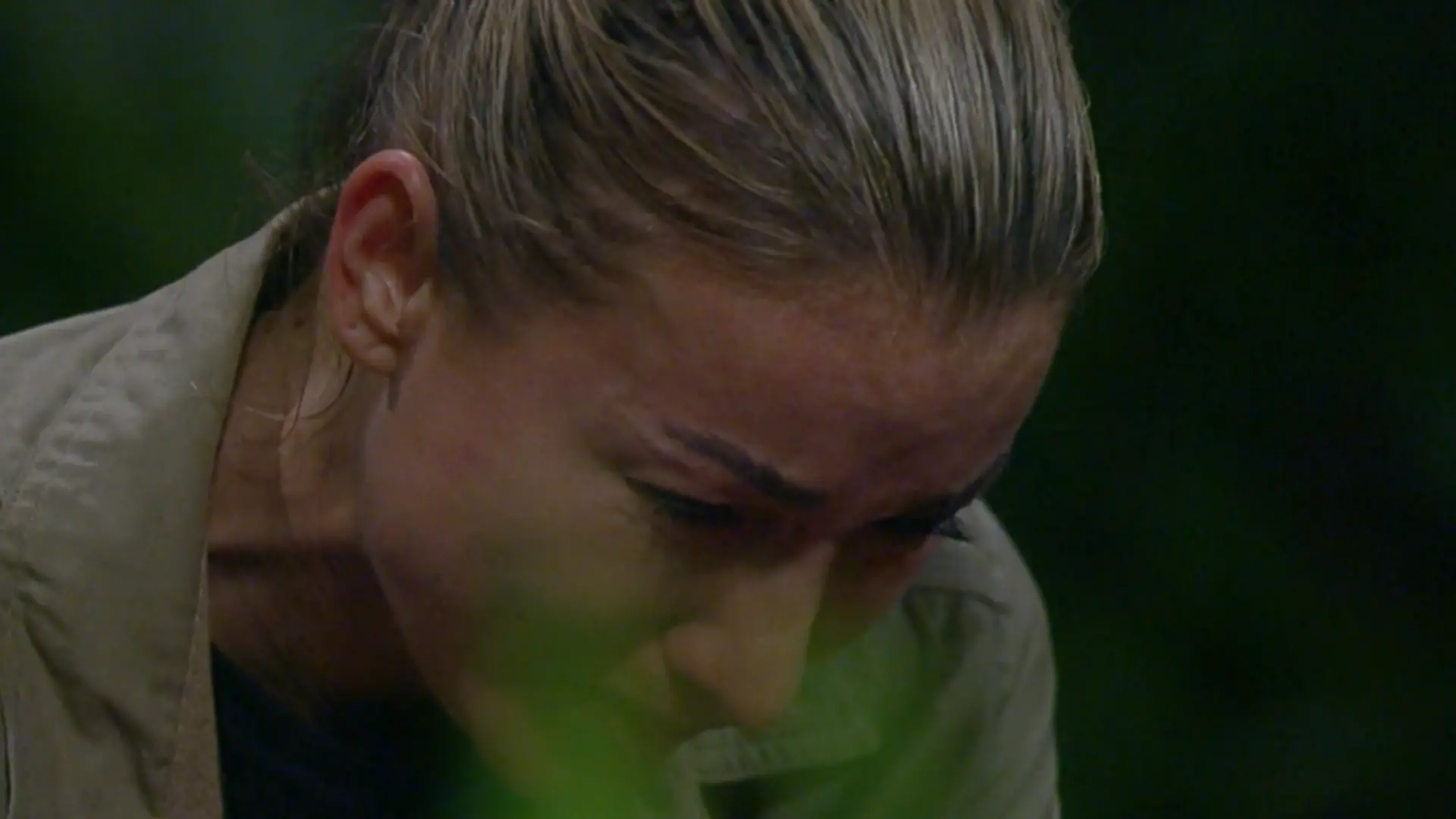 Anna-Carina Woitschack weint