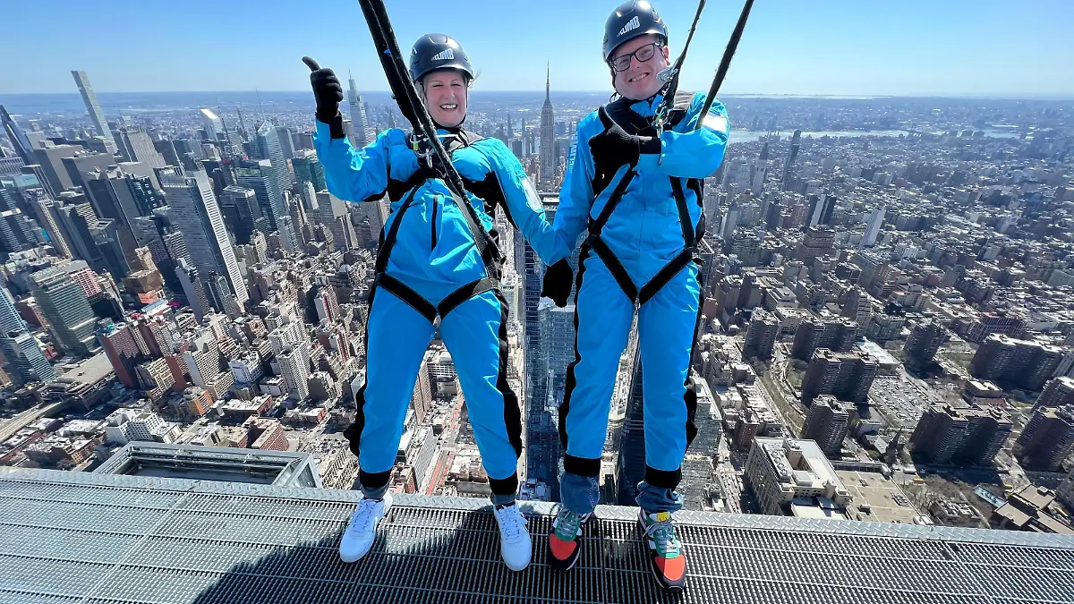 RTL-Reporter Markus Peggen mit Ehefrau Jenny beim „City Climb“