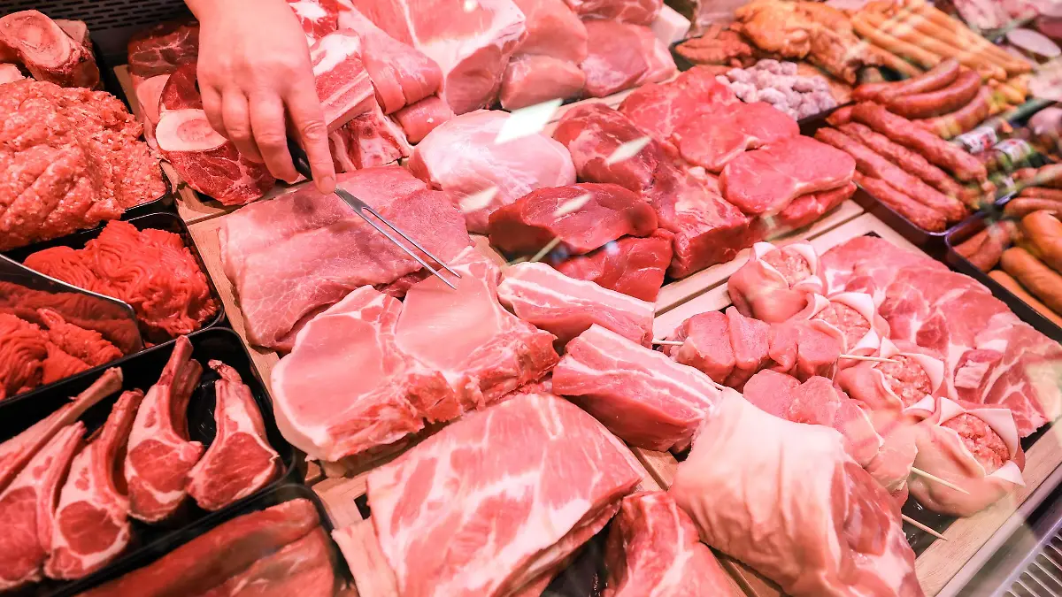 Ein hoher Konsum von Fleisch und Wurst kann Herzkreislauf-Erkrankungen, Krebs und Typ-2-Diabetes begünstigen. (Archivbild)