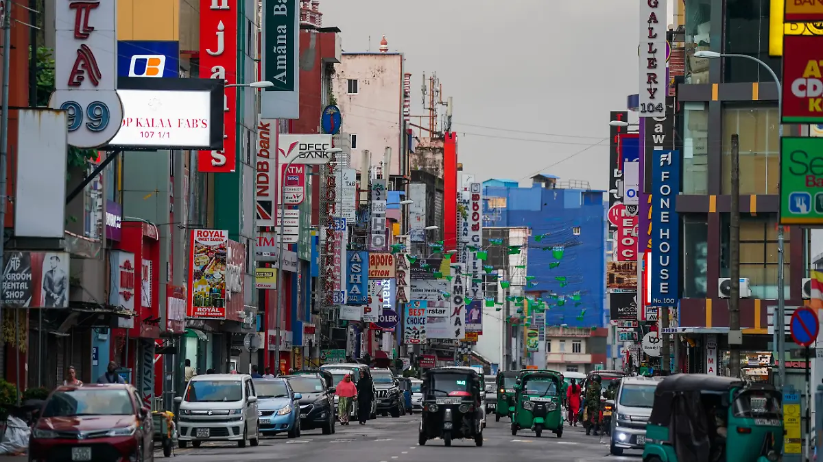 Gesamtansicht der Hauptstraße in Colombo, Sri Lanka, am 8. September 2024 (Foto: Thilina Kaluthotage/NurPhoto)