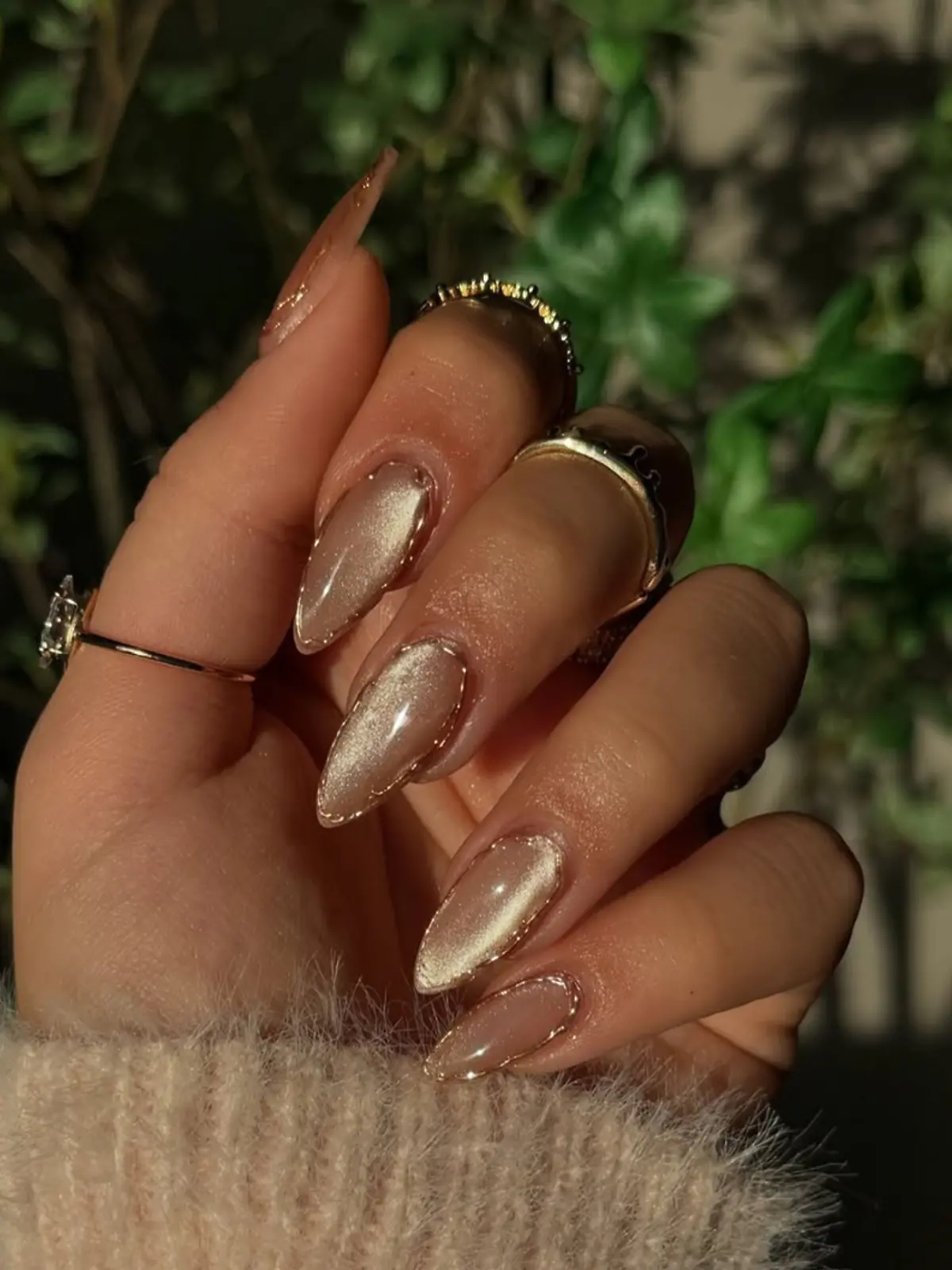Bock, den Cat-Eye-Maniküre-Trend einmal selbst auszuprobieren?