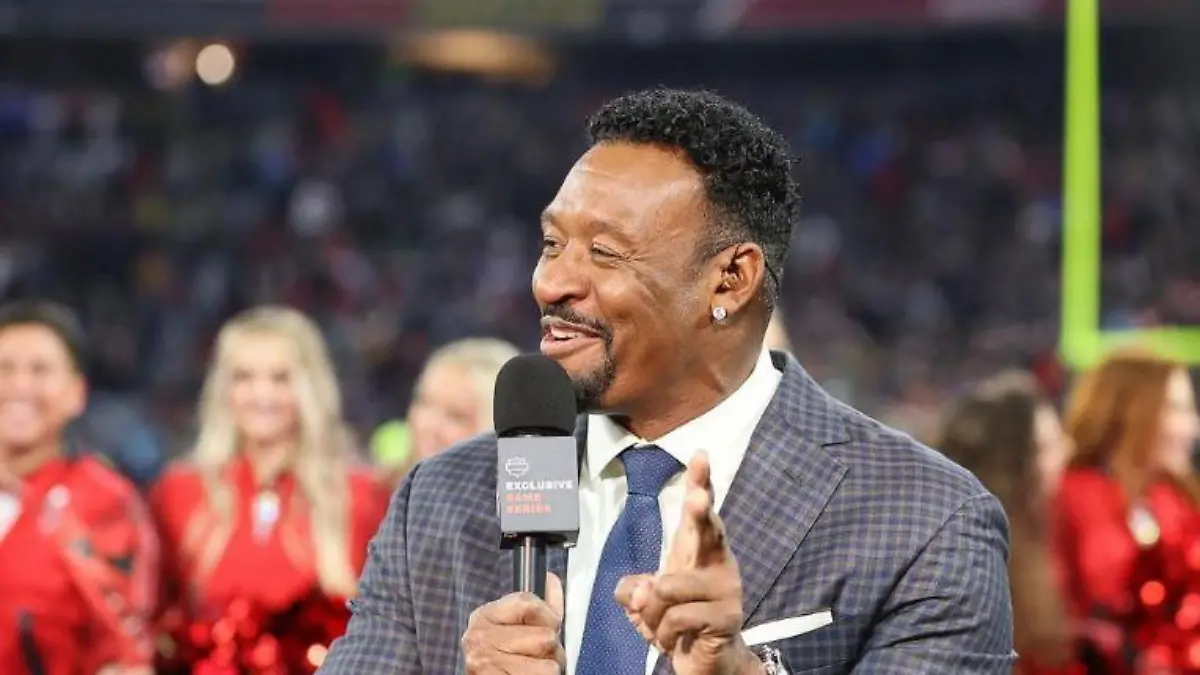 Willie McGinest (51) beim Munich Game als NFL-Analyst