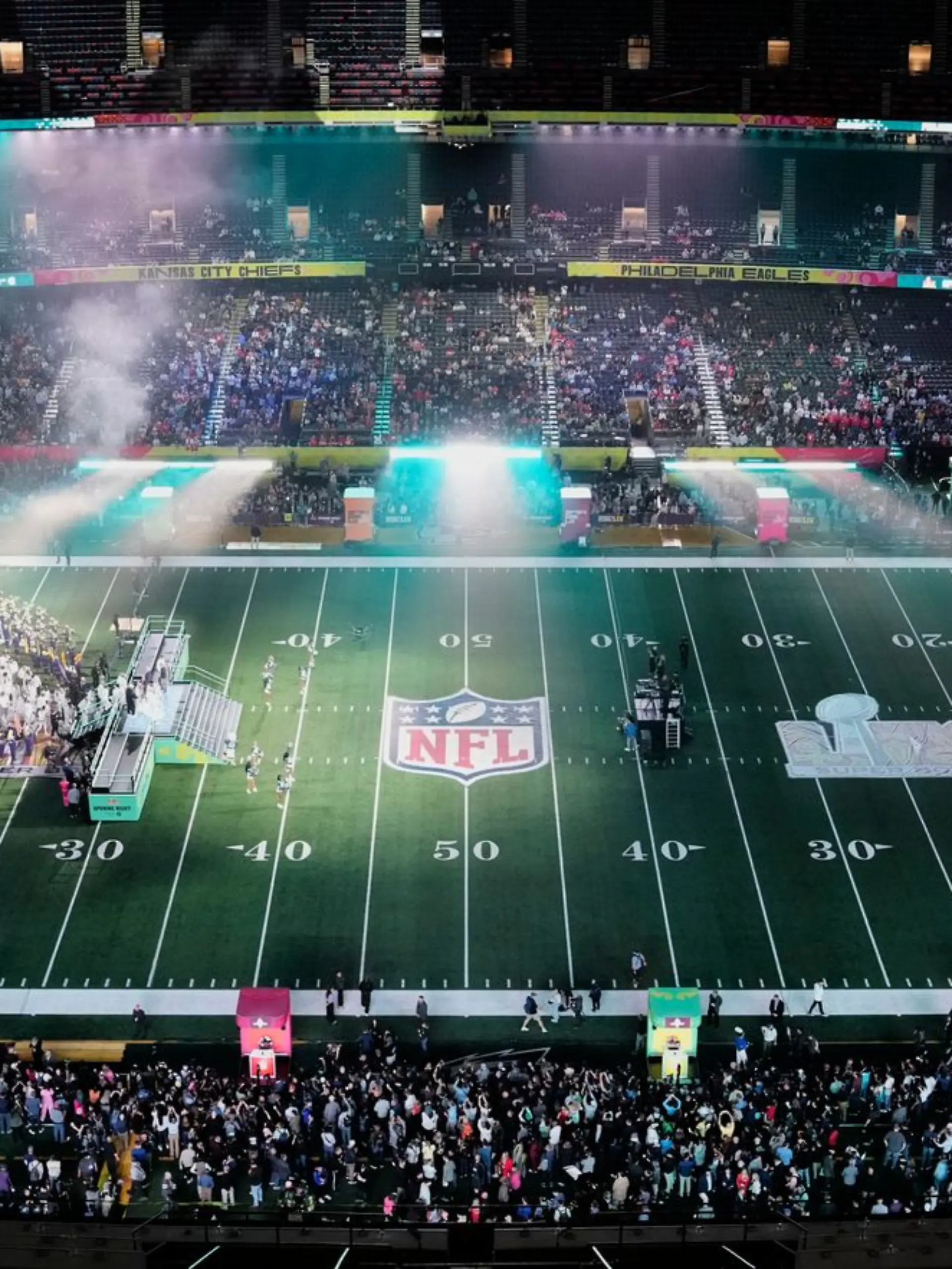 Bild zu: "
SO viel essen Amerikaner während Super-Bowl-Wahnsinn!"