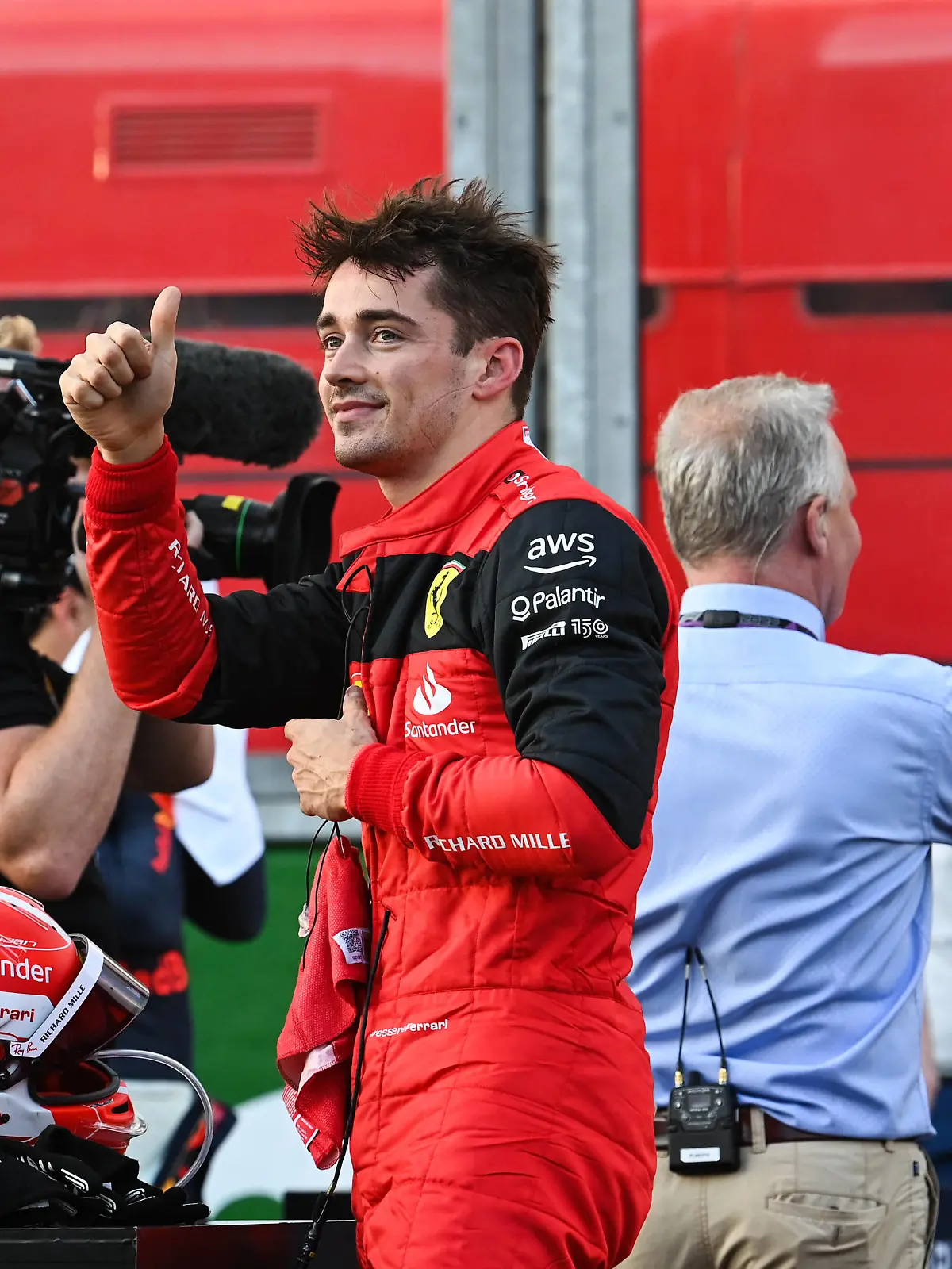 Formula 1 2022: Australian GP MELBOURNE GRAND PRIX CIRCUIT, AUSTRALIA - APRIL 09: Pole man Charles Leclerc, Ferrari, gives a thumbs up from Parc Ferme during the Australian GP at Melbourne Grand Prix Circuit on Saturday April 09, 2022 in Melbourne, Australia. Photo by Mark Sutton / Sutton Images Images PUBLICATIONxINxGERxSUIxAUTxHUNxONLY GP2203_163544MS1_8330 