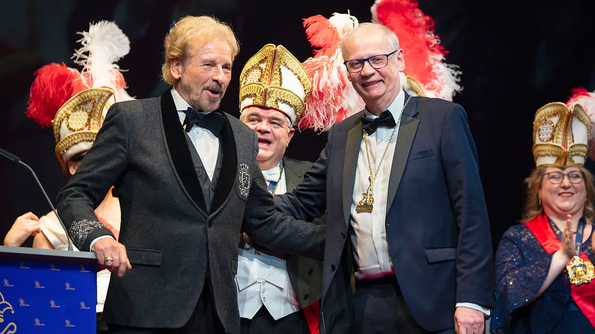 Thomas Gottschalk, Günther Grauer und Günther Jauch beim Großen Narrhalla Ball ‘Soirée Münchner Leben’ mit der Verleihung vom Karl-Valentin-Orden im Deutschen Theater. München, 08.02.2025.