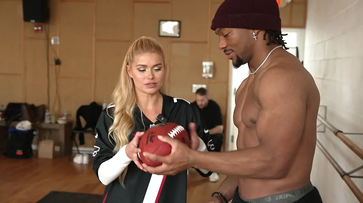 Fitness-Guru trifft auf NFL-Profi: Pamela Reif und Bijan Robinson.