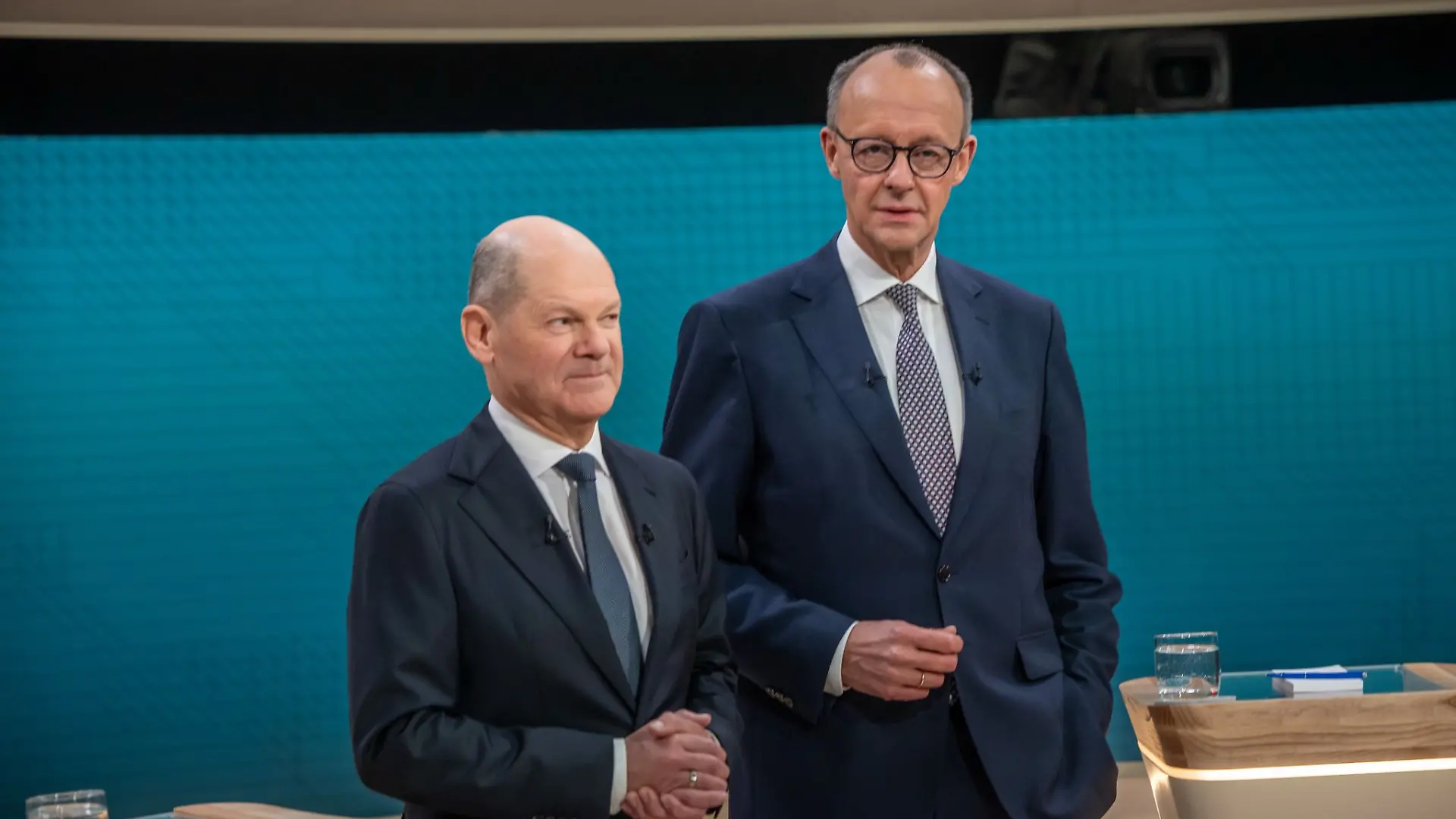 Liefern sich heftigen Schlagabtausch über den Umgang mit der AfD: Bundeskanzler Olaf Scholz und Unionskanzlerkandidat Friedrich Merz.