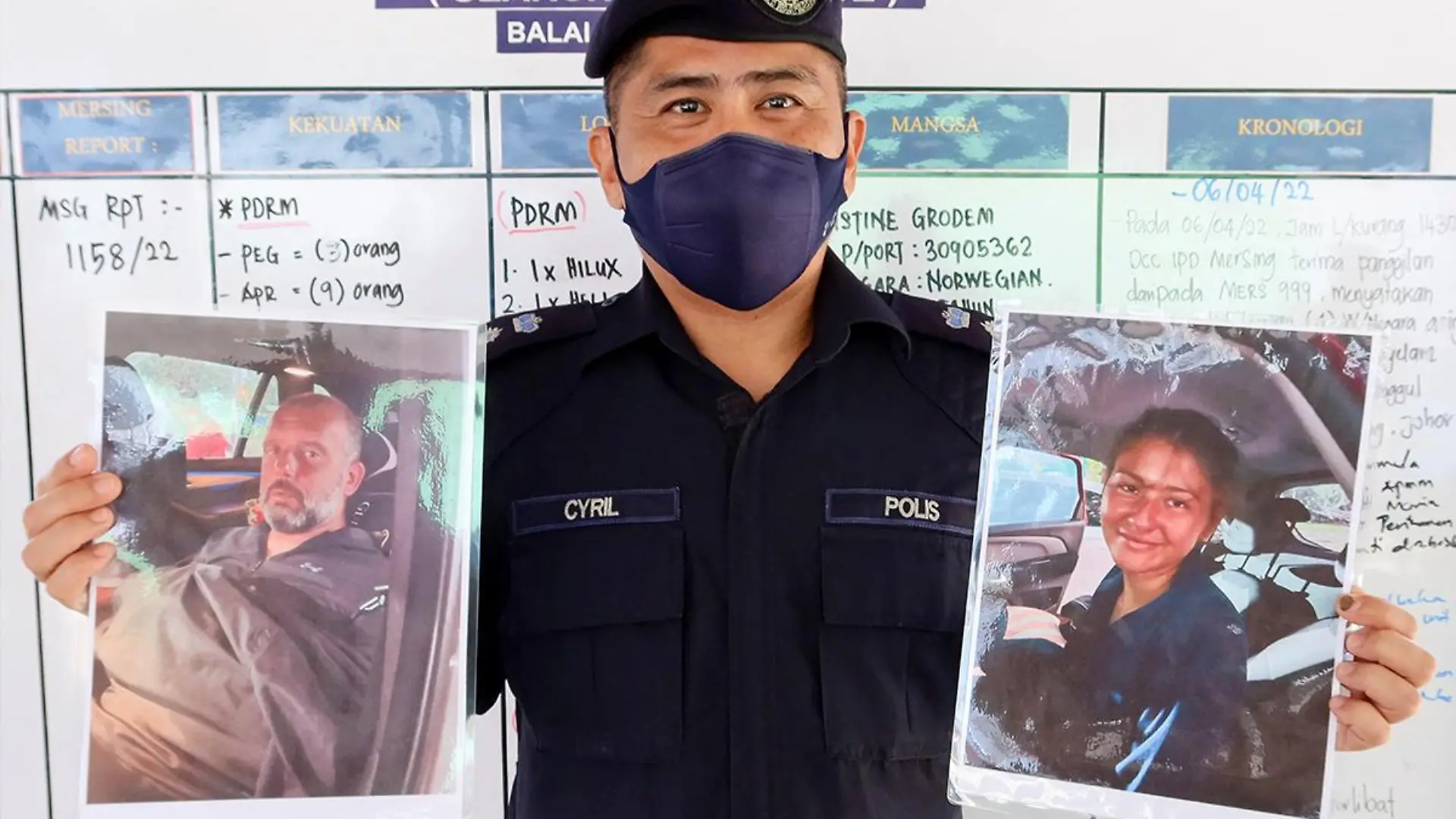 Malaysia: Verantwortliche der Suchaktion zeigen auf eine Pressekonferenz Fotos der geretteten Taucher