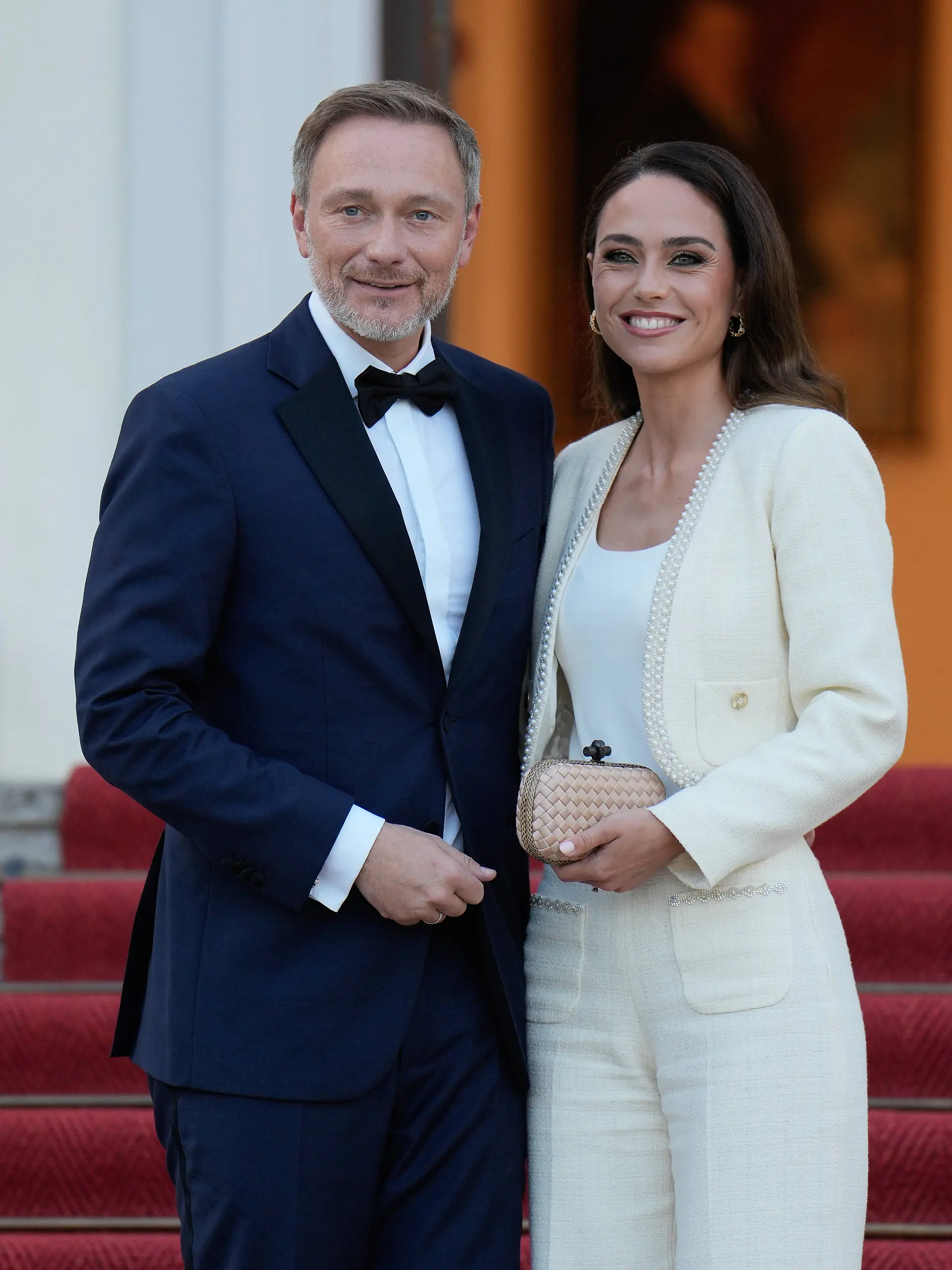 Jetzt ist großes Glück endlich perfekt. Christian Lindner und seine Frau Franca sind Eltern geworden.