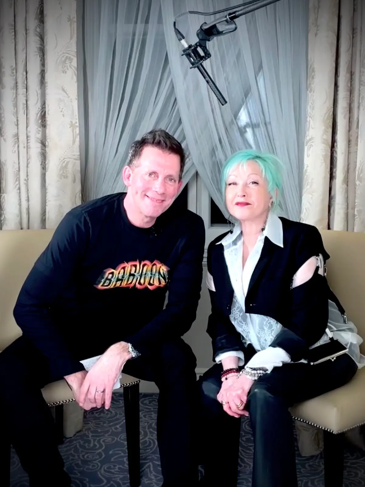 Bild zu: "Cyndi Lauper schafft bei RTL Gerücht aus der Welt"