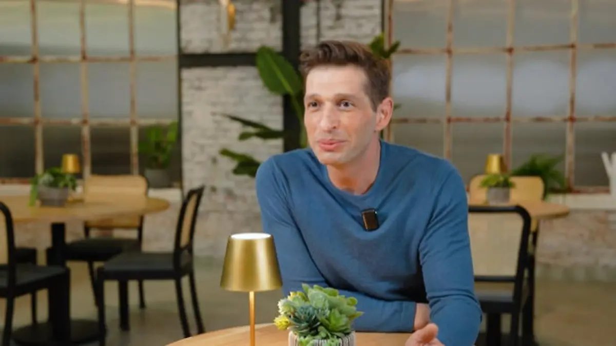 „Kotzen oder ändern“: Igor hat wie seine AWZ-Rolle Deniz einen Hang zu  Neustarts!