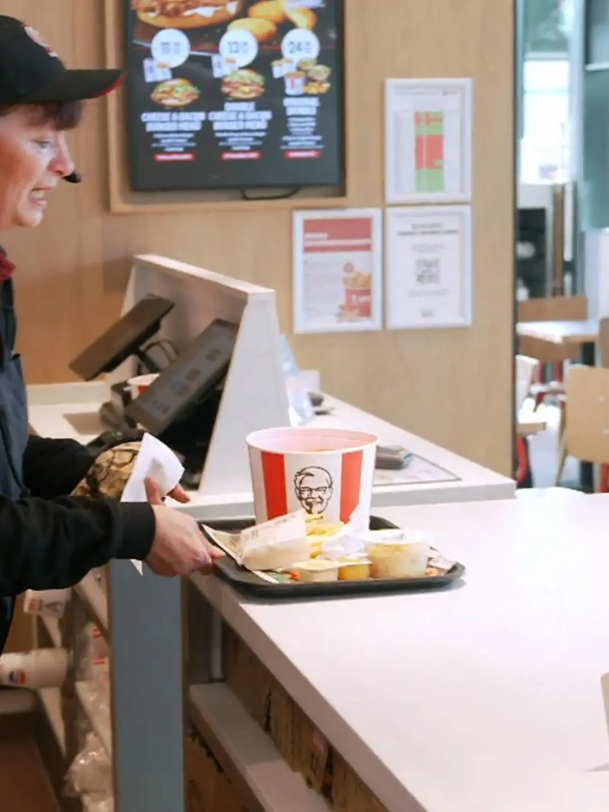 Bild zu: "KFC sorgt für schnellen Service"