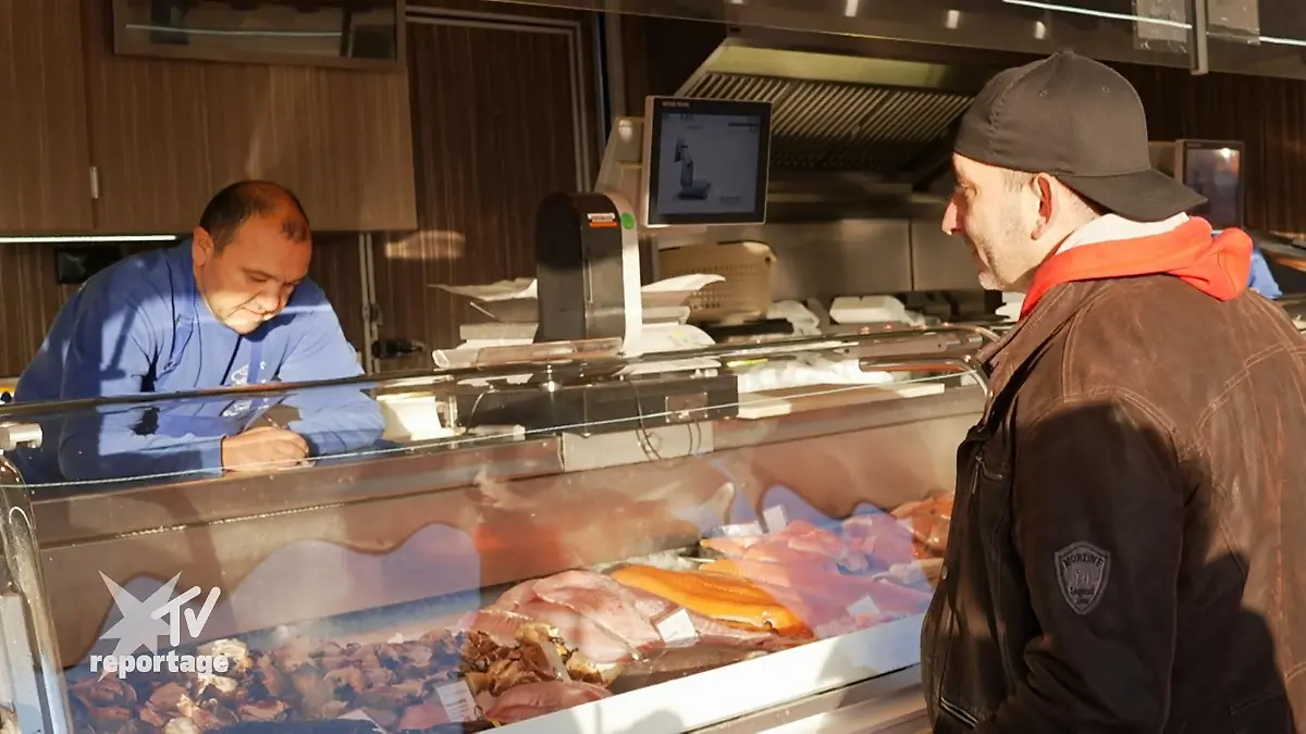 Suren sichert sich die besten Zutaten Auf dem Fischmarkt