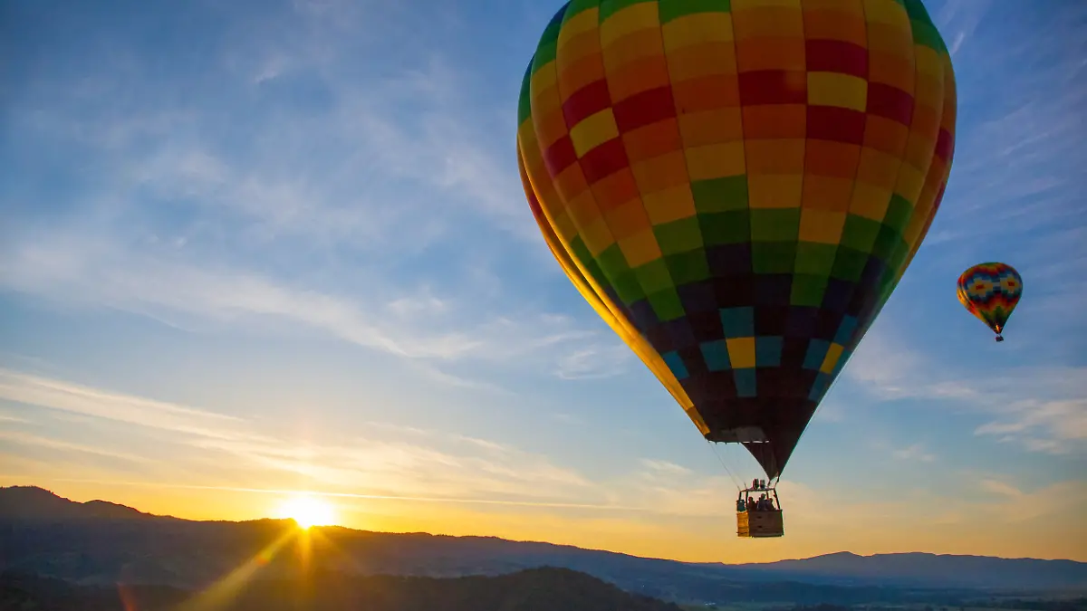 „Mile High”-Club-Flüge: In Kalifornien können Paare in schwindelerregender Höhe kommen. (Symbolbild)