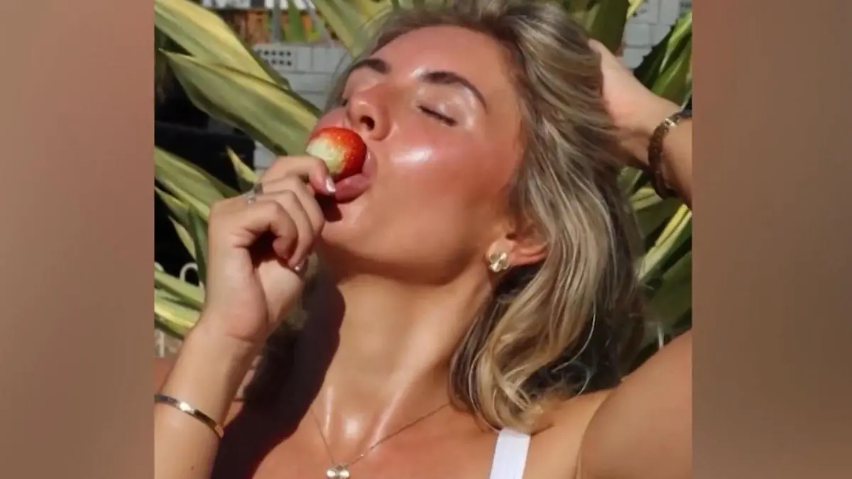 Kleinwüchsige Cait Hellyer packt aus: Die Männer auf OnlyFans kriegen nicht  genug von ihr!