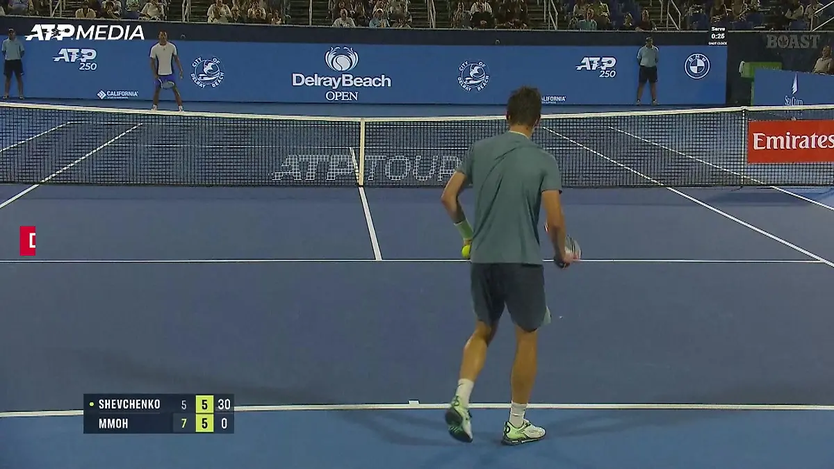 Schläger zerbricht beim Aufschlag Feuchte Tennis-Hand!