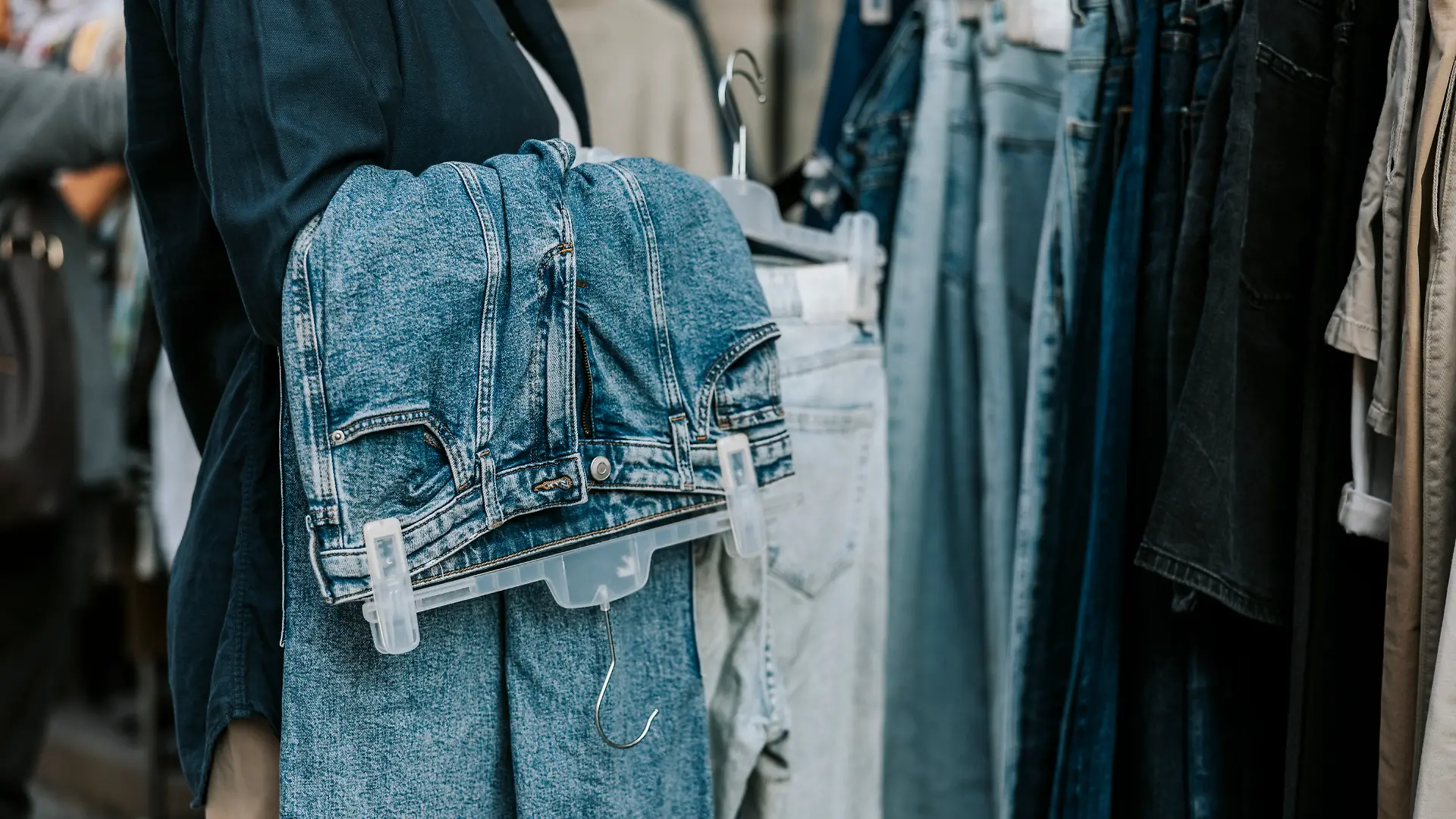 bootcut-jeans.jpg
