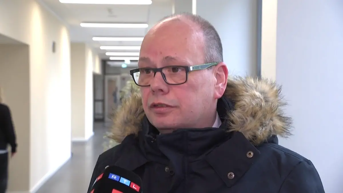 Ingo Perida entlarvt die falsche Ärztin