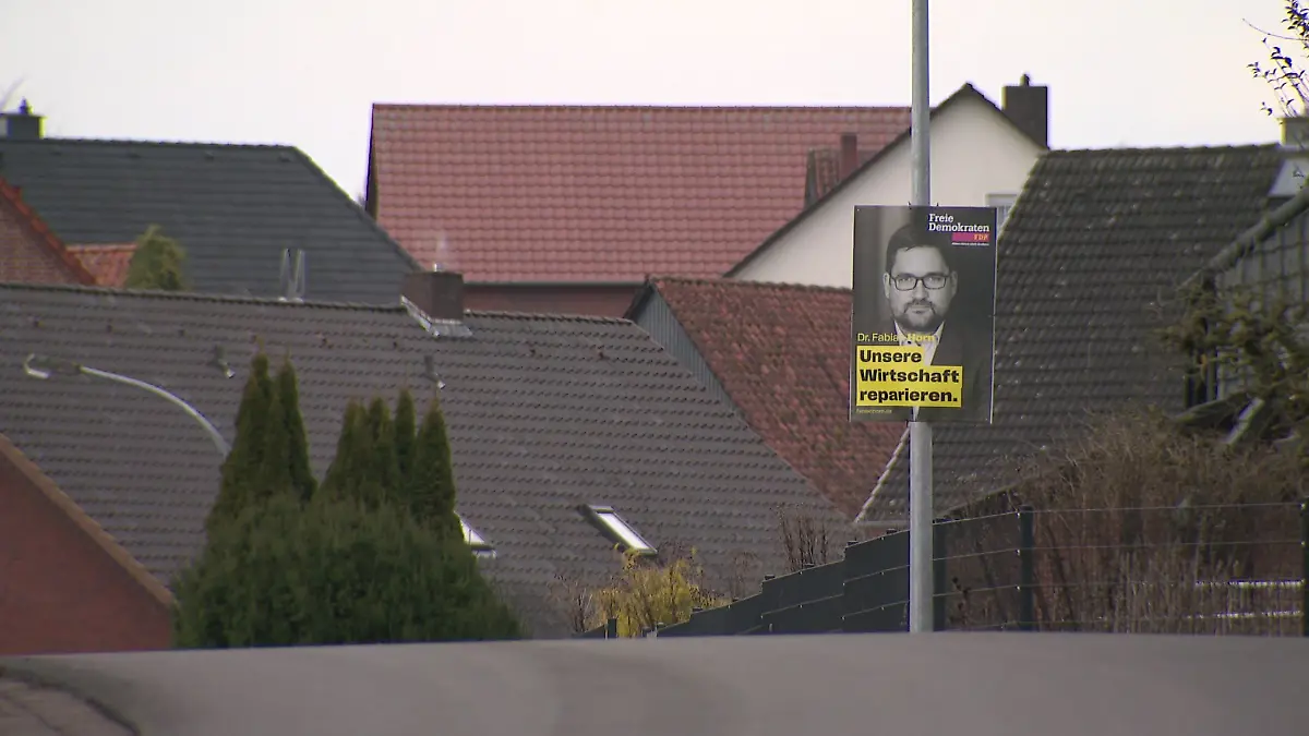 Ausnahme: Ein paar Plakate hängen dann doch in Krankenhagen.
