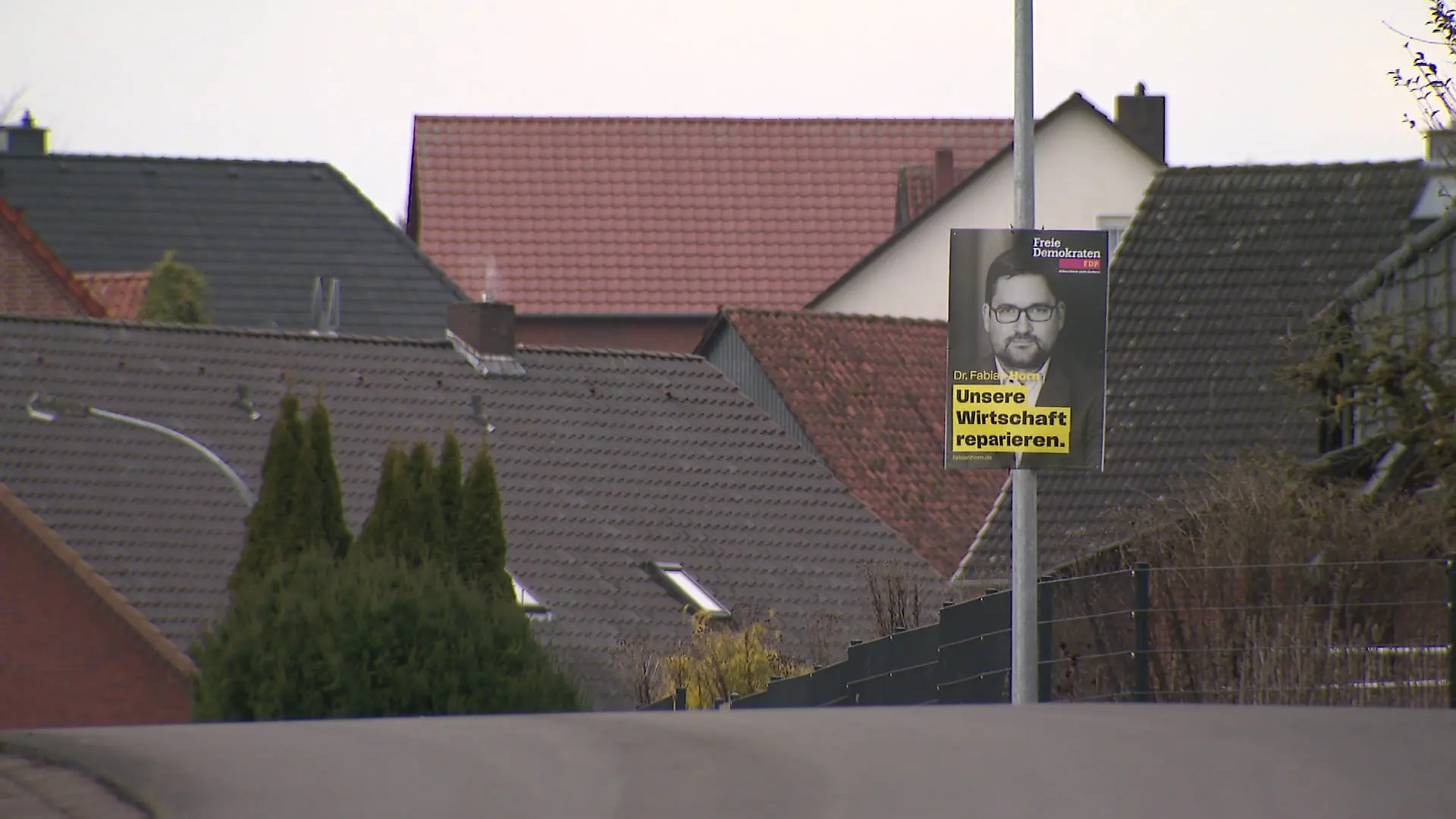 Ausnahme: Ein paar Plakate hängen dann doch in Krankenhagen.