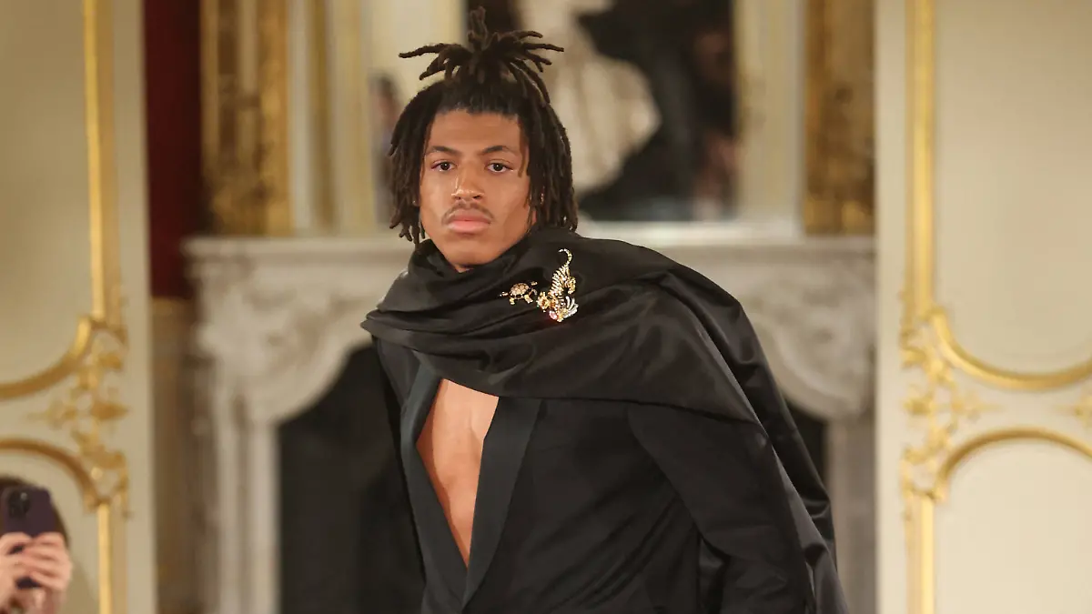 PFW Henry Samuel Klum Henry Samuel Klum Son of Heidi Klum and Seal walks the runway during the Lena Erziak Women s Haute-Couture Spring/Summer 2025 show as part of Paris Fashion Week in Paris, France on January 28, 2025. Photo by Jerome Dominé/ABACAPRESS.COM PUBLICATIONxNOTxINxFRAxUK Copyright: xDominexJerome/ABACAx