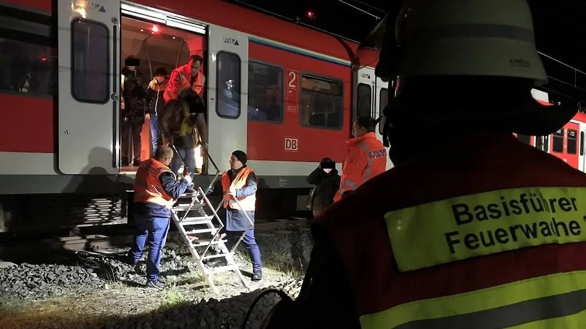 Evakuierung S-Bahn in Wiesbaden