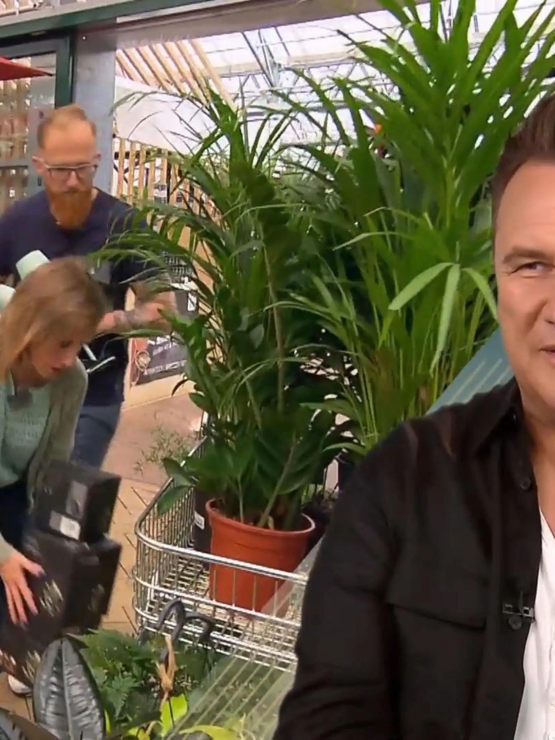 Bild zu: "Kandidat Martin und seine Ehefrau sind sich bei allem einig!"