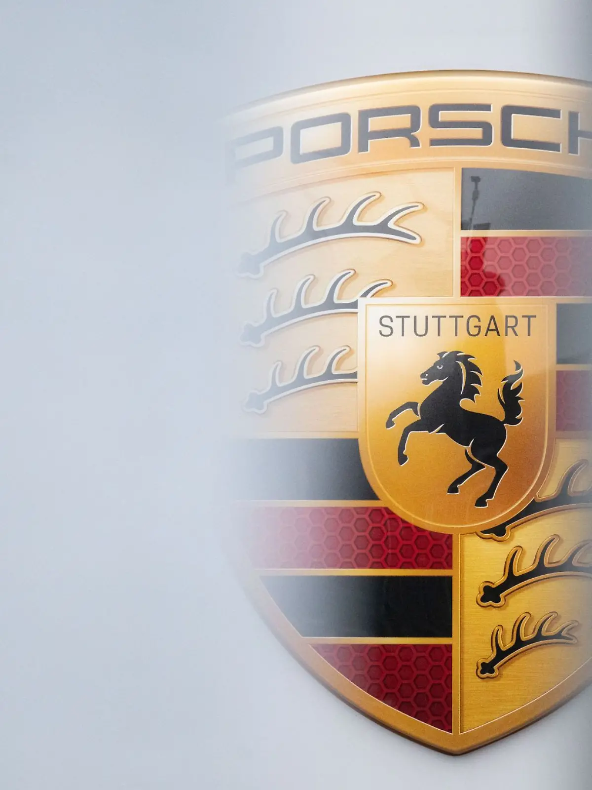 Bild zu: "Rund 1.900 Jobs bedroht! Porsche baut Arbeitsplätze ab"