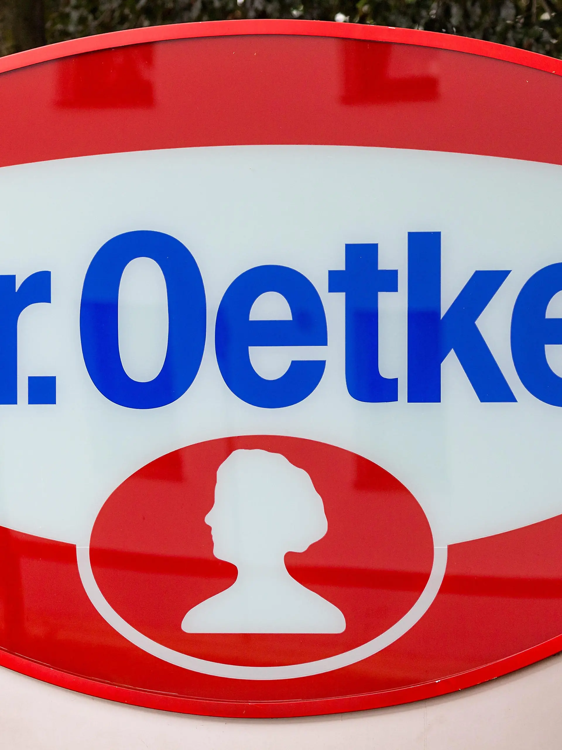 Bielefeld, Deutschland 28.Juni 2020: Symbolbilder - 2020 DR. OETKER, Logo, Schriftzug, Feature / Symbol / Symbolfoto / charakteristisch / Detail /