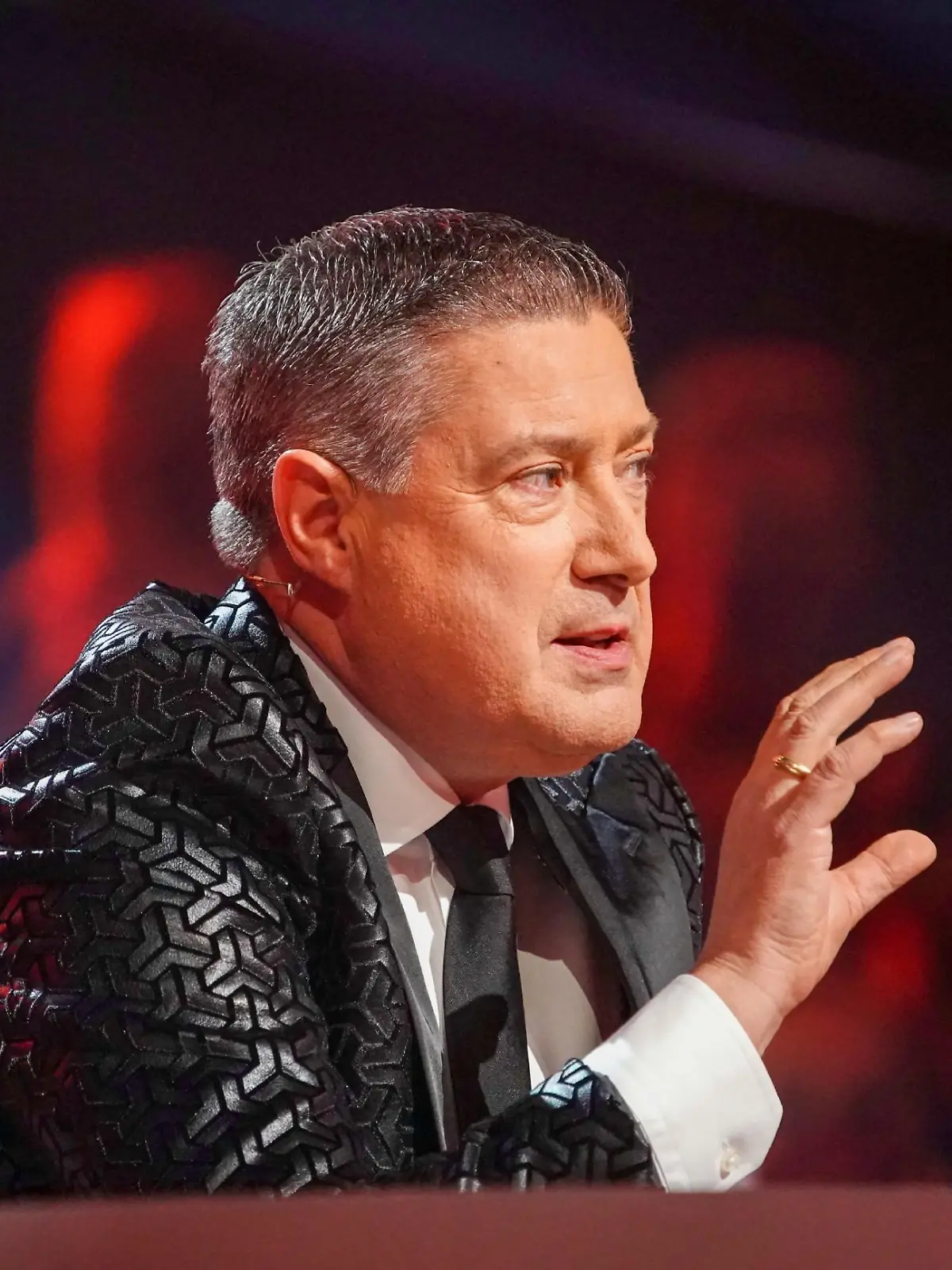 Jurymitglied Joachim Llambi (Foto: "Let's Dance" / 11.03.22)

Die Verwendung des sendungsbezogenen Materials ist nur mit dem Hinweis und Verlinkung auf RTL+ gestattet.