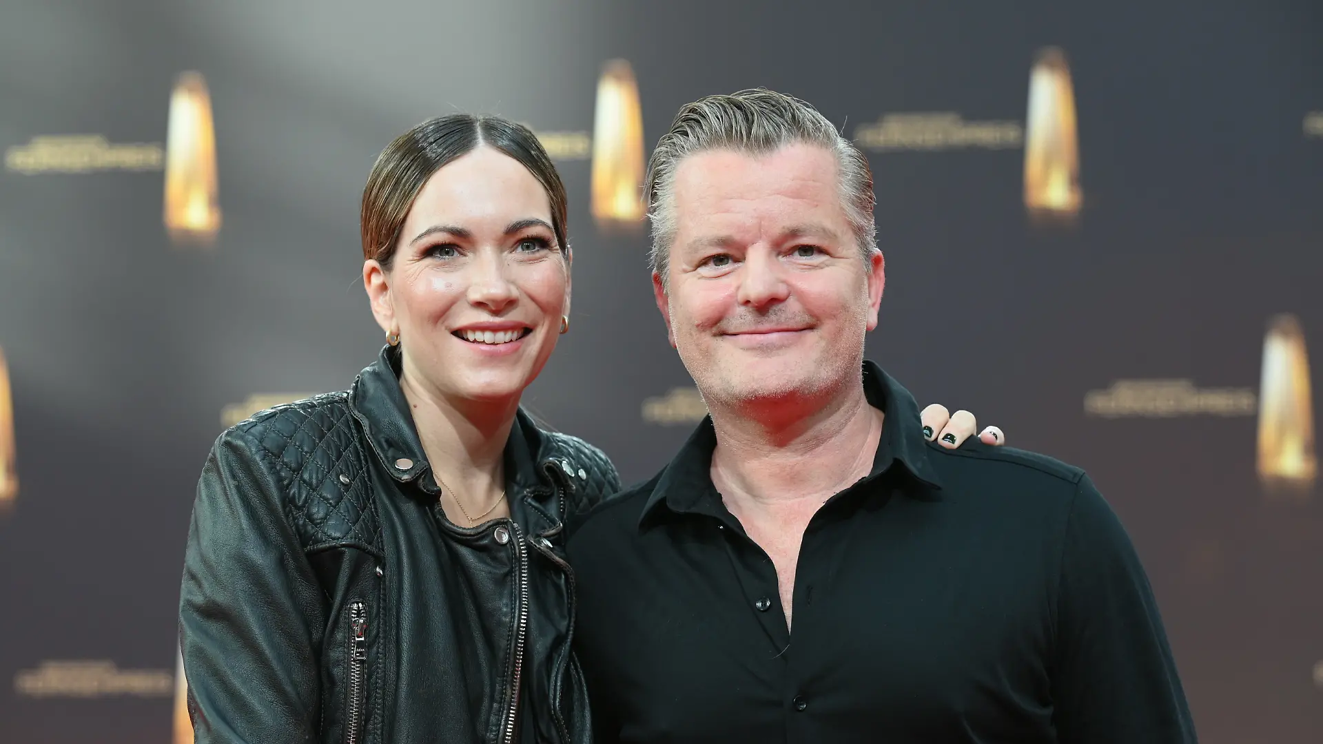 Schauspieler Andre Dietz und seine Ehefrau Shari Dietz beim Deutschen Fernsehpreis 2023. 