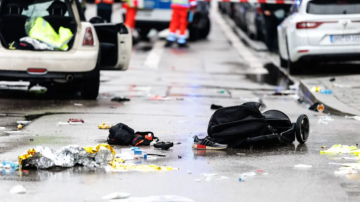 In München war am Donnerstag ein Auto in eine Menschengruppe gefahren.