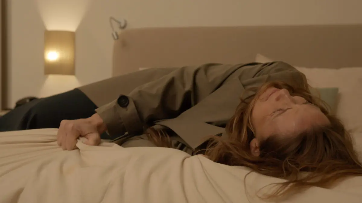 Jenny kämpft auf Mallorca mit den Schatten der Vergangenheit. Diese emotionale Szene gibt es so nur in der Special-Folge zu sehen. 
