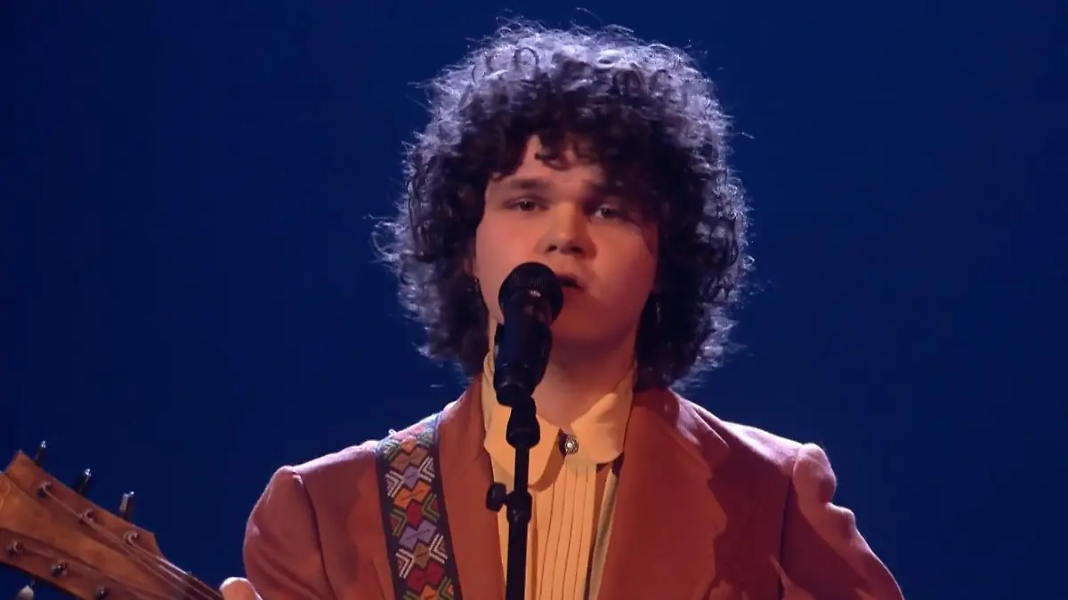 Benjamin sorgt mit eigenem Song für Ohrwurm bei Raab Chefsache ESC 2025: Er hat seinen eigenen Song