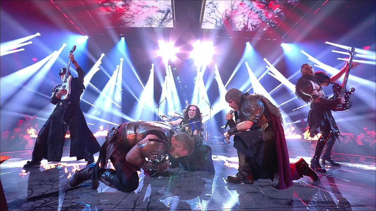 Mittelalter-Rock-Band Feuerschwanz rockt den Vorentscheid Metal bei „Chefsache ESC 2025“