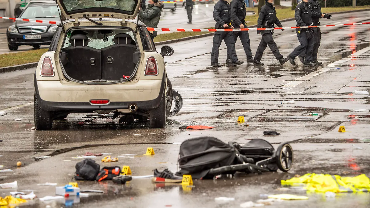 Der Attentäter fuhr mit seinem Wagen in eine Menschenmenge 