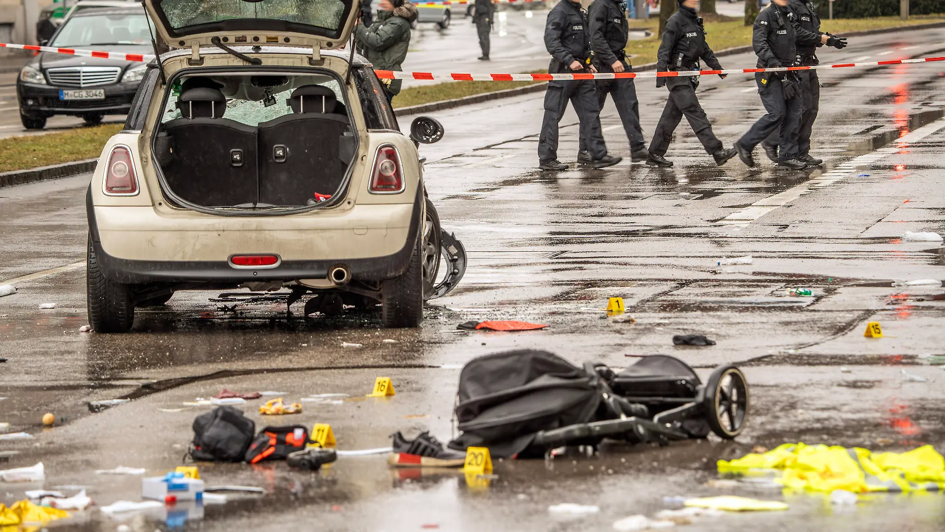 Der Attentäter fuhr mit seinem Wagen in eine Menschenmenge