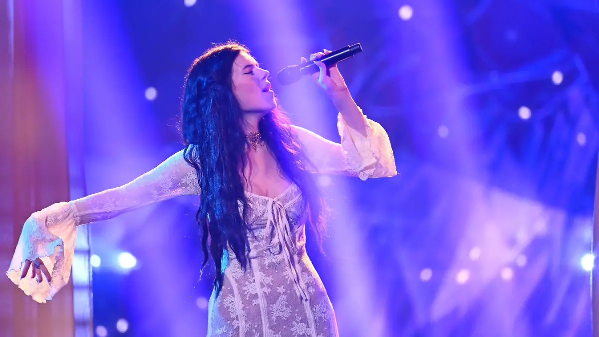 JULIKA singt sich direkt mal in die Herzen der Jury