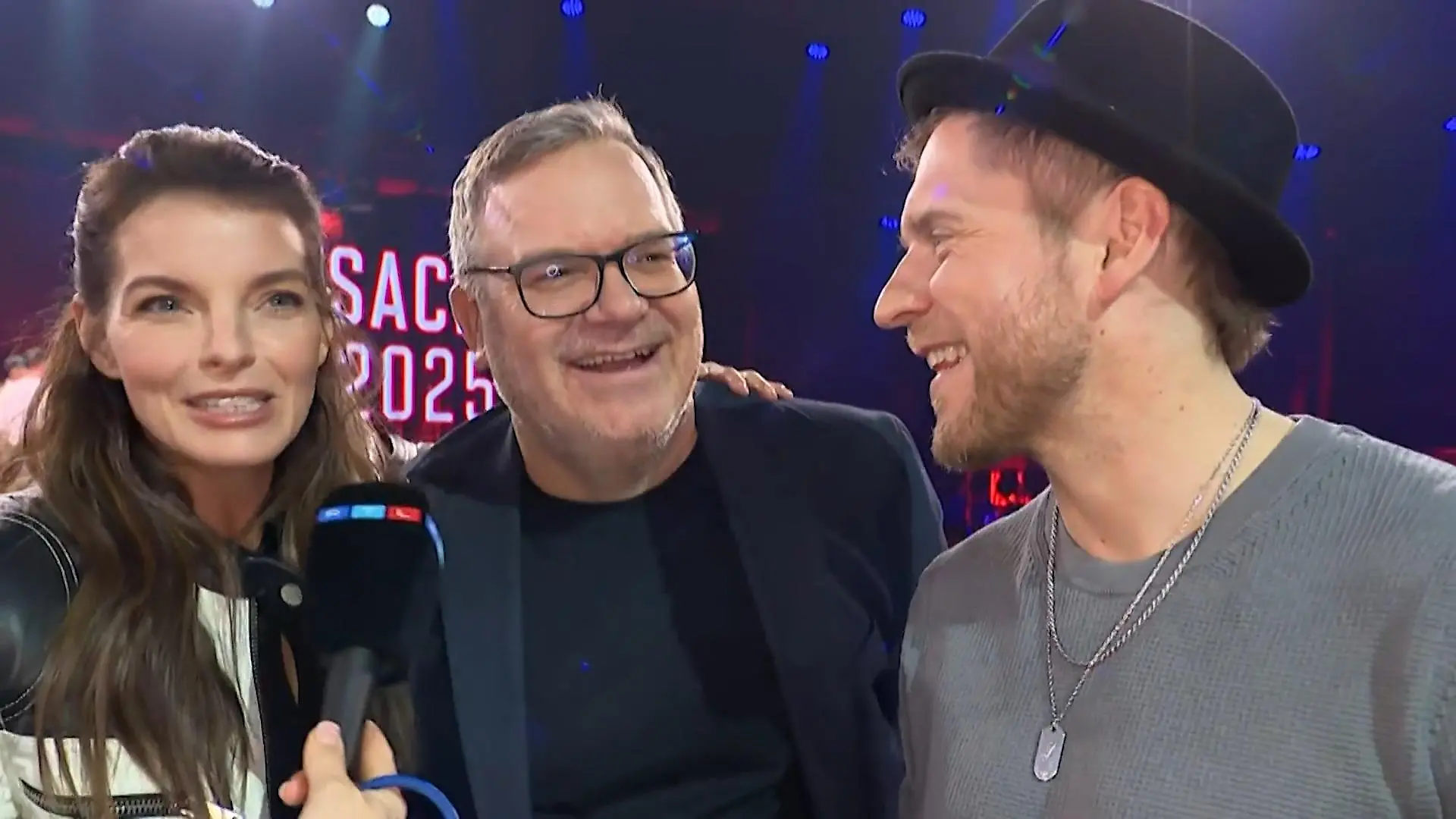 ESC-Vorentscheid-Juroren Yvonne Catterfeld, Elton und Johannes Oerding in Plauderlaune