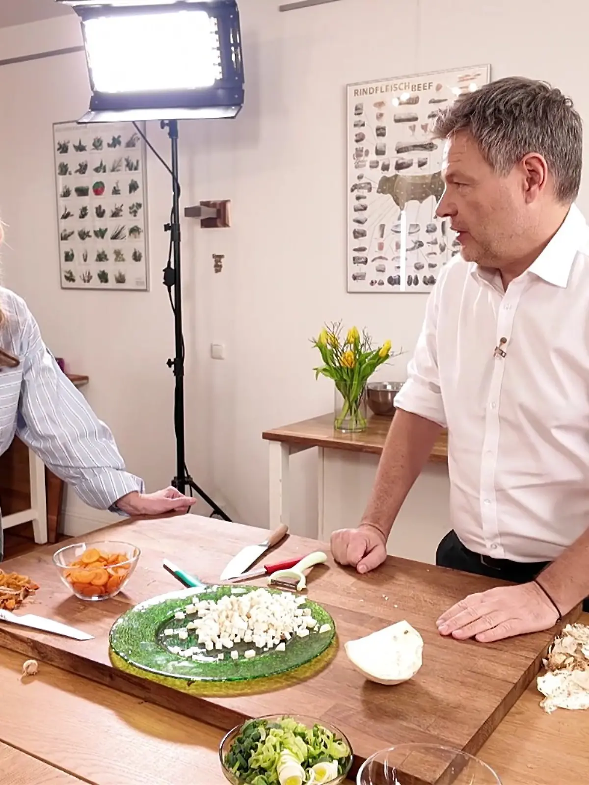 Bild zu: "Frauke trifft Robert Habeck - Kochen mit dem Vizekanzler "