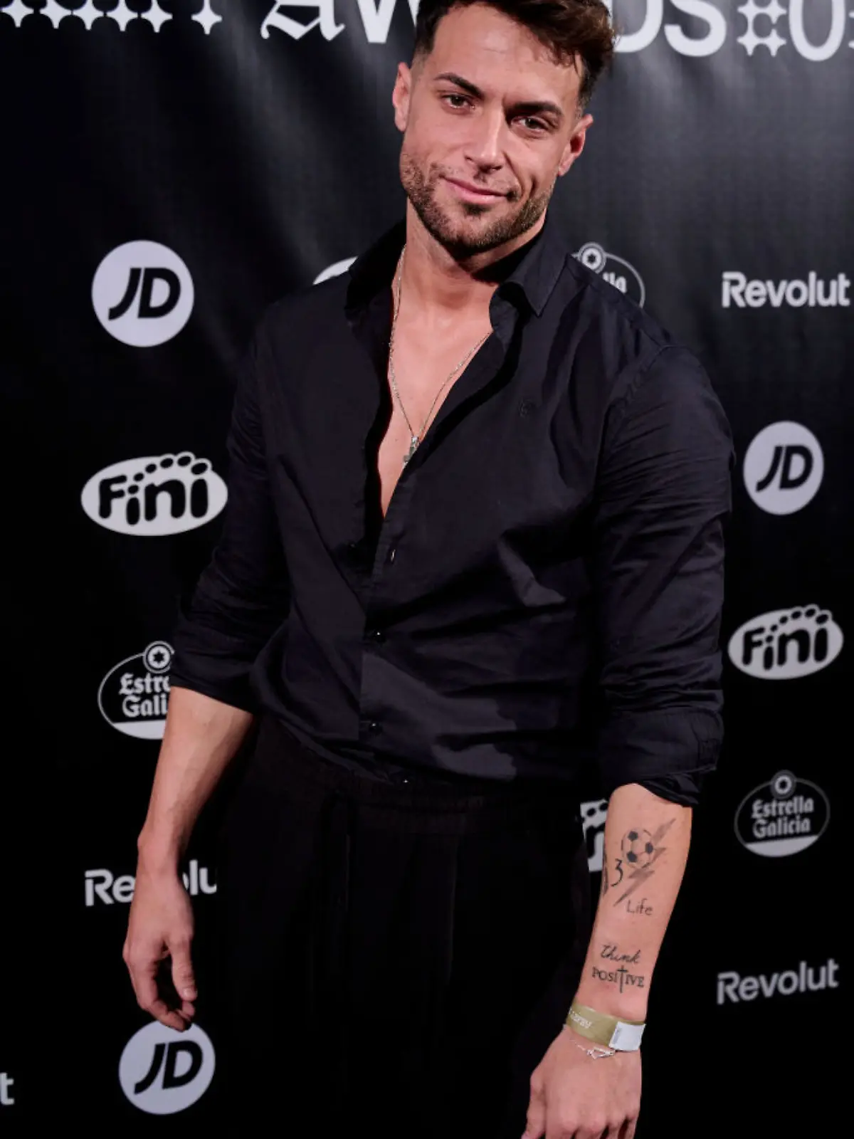 Bild zu: "SEINE Freundin hat Sex mit einem anderen - ER rastet komplett aus!"