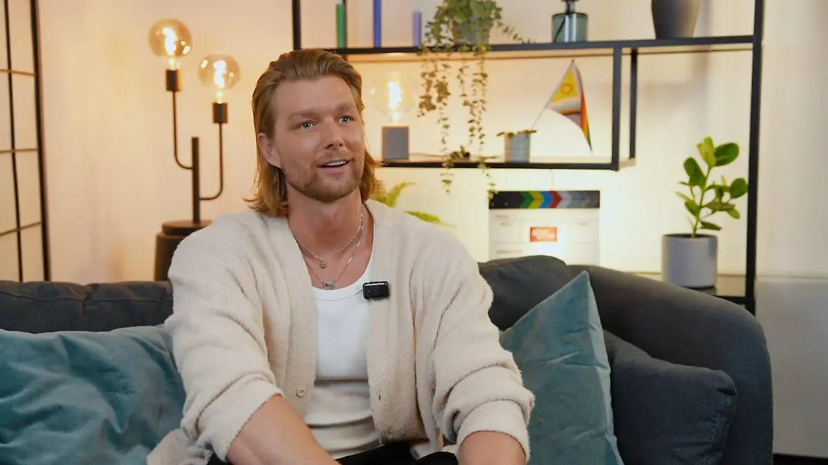 Kim Tränka könnte nicht glücklicher sein Ex-„Prince Charming” hat AWZ-Gastspiel