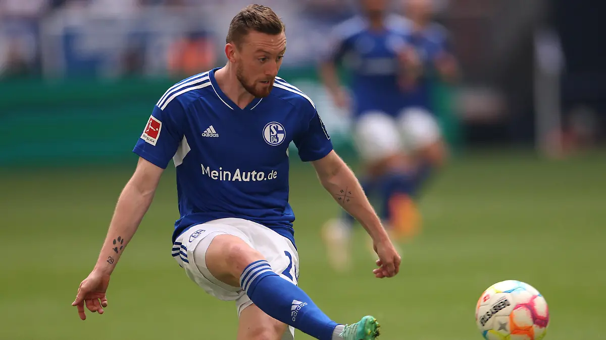 GELSENKIRCHEN, GERMANY - MAY 20: Tobias Mohr of Schalke in action during the Bundesliga match between FC Schalke 04 and Eintracht Frankfurt at Veltins-Arena on May 20, 2023 in Gelsenkirchen, Germany. (Photo by Dean Mouhtaropoulos/Getty Images)