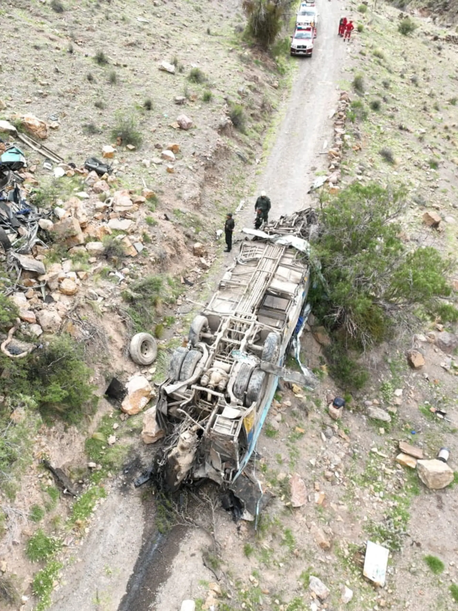 Der Bus stürzte 800 Meter in eine Schlucht. 28 Menschen starben in dem Wrack. 