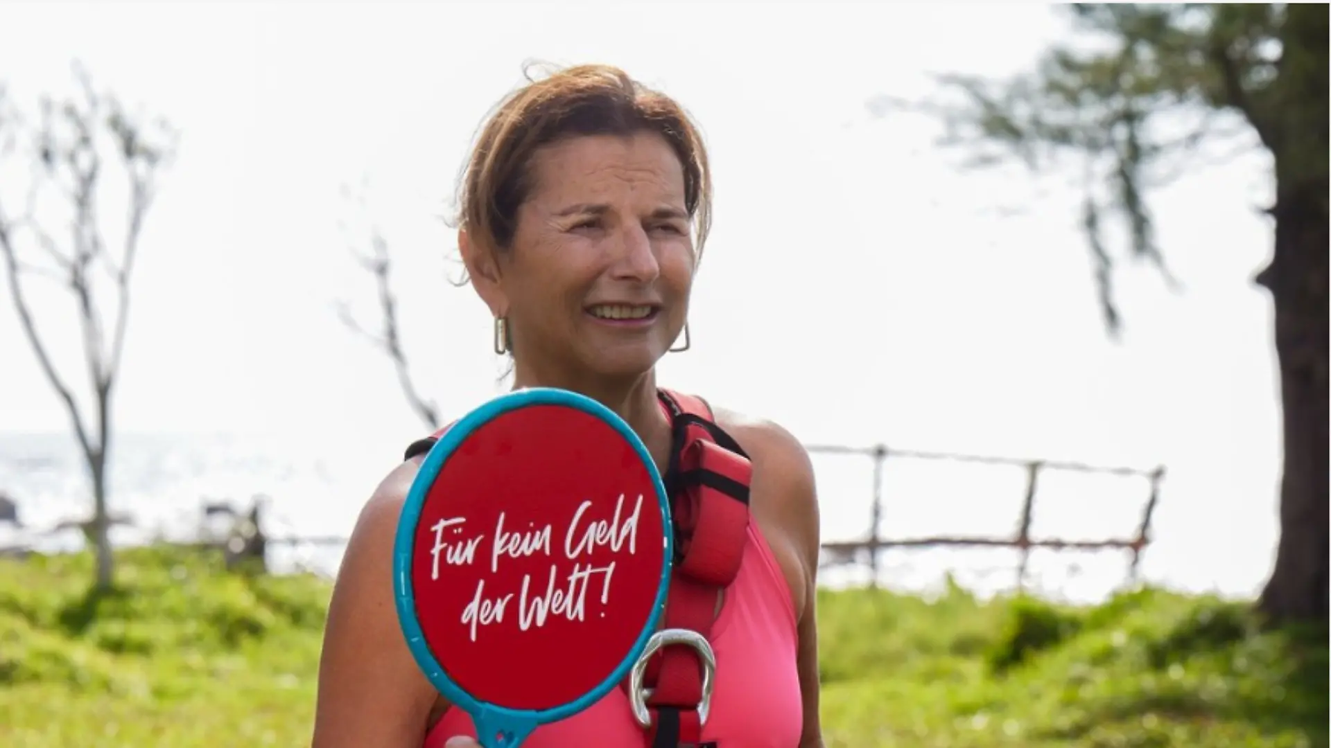 Claudia Obert ist zum zweiten Mal bei „Promis unter Palmen” dabei und genießt hier einige Vorzüge