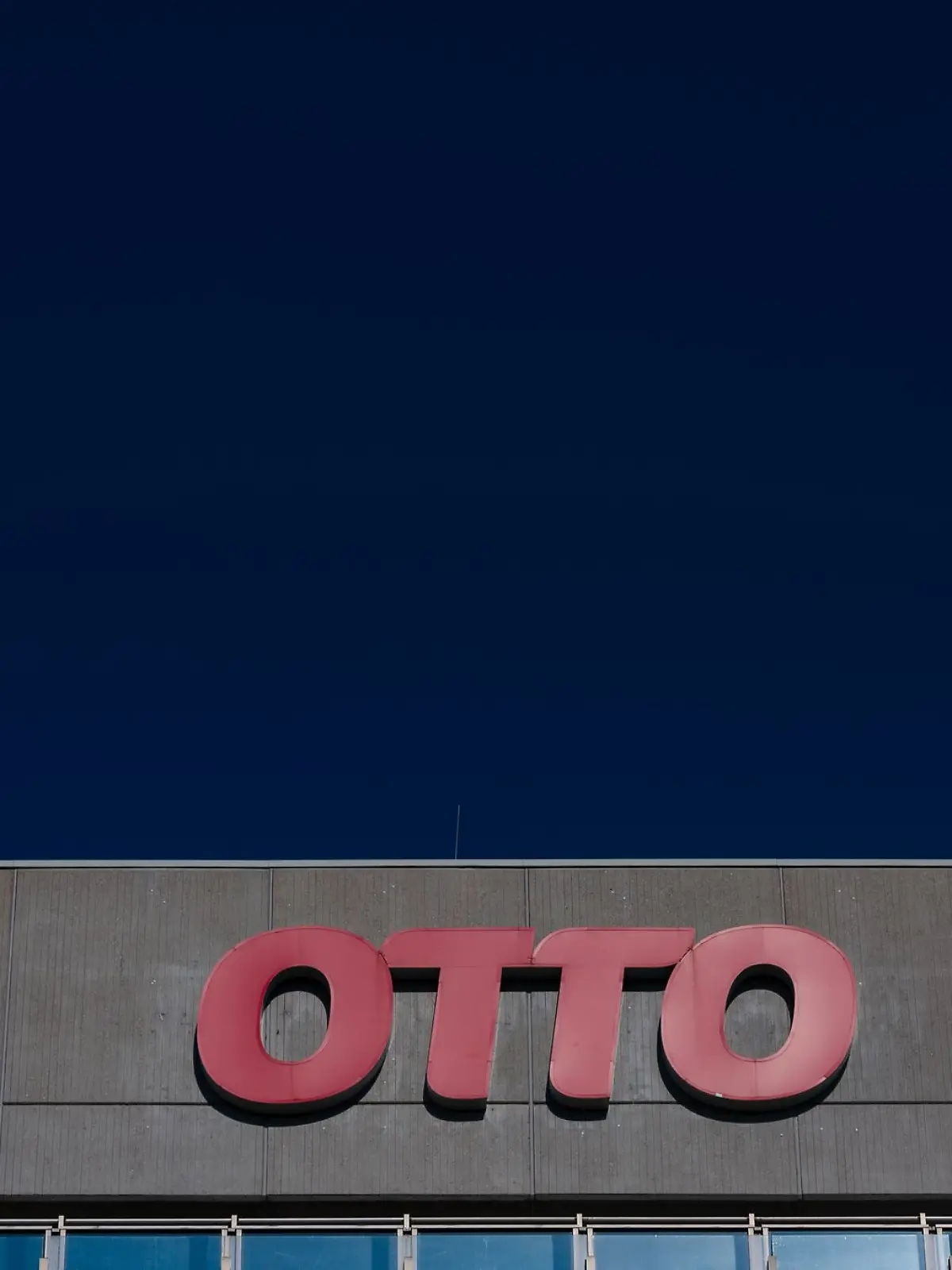 Bild zu: "Jobabbau bei Otto! Hunderte Stellen bedroht "