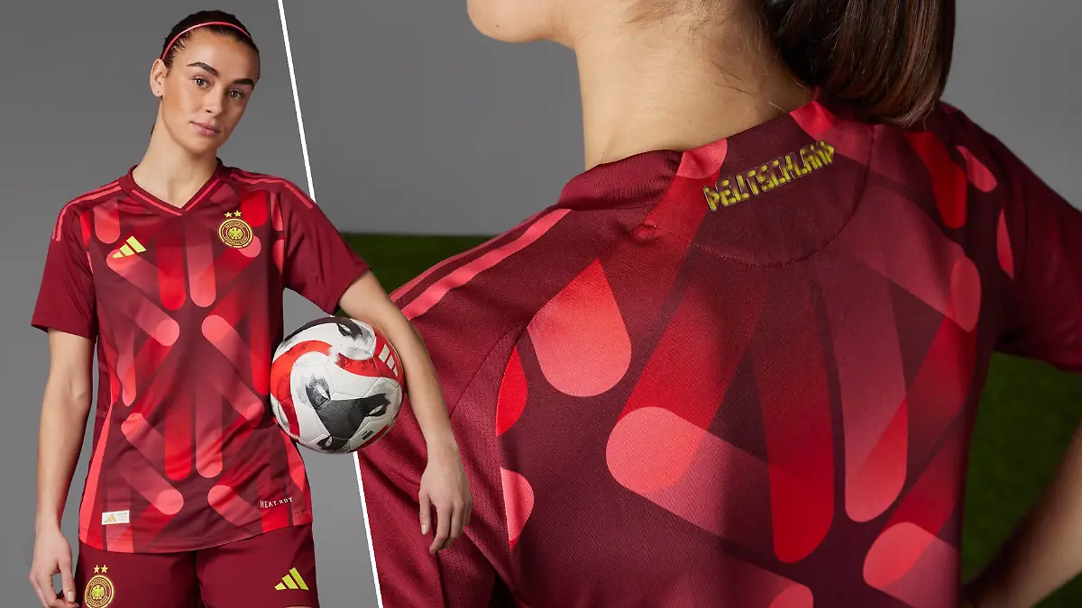 Frau posiert im neuen DFB-Trikot.