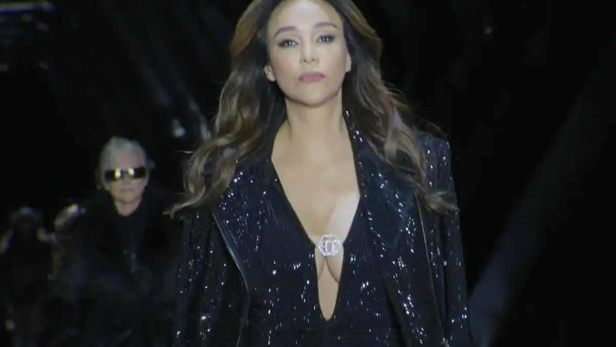 Philipp Plein überrascht sie mit Gastauftritt Verona Pooth auf der Fashion Week