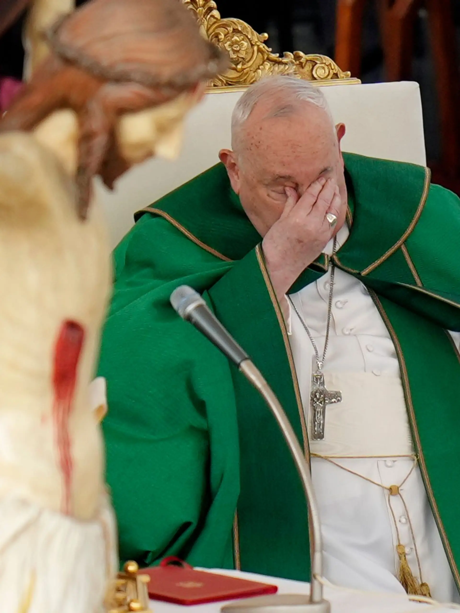 Bild zu: "Steht es um den Papst viel ernster als gedacht?"